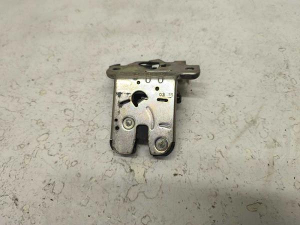 GACHE DE HAYON AUDI/VW - Vue 1